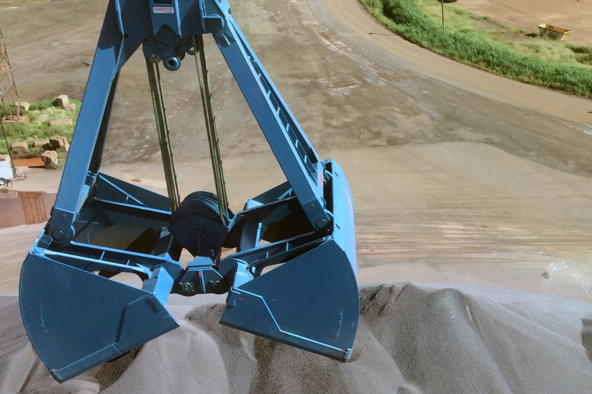 Rope operated bulk handling grabs - Verstegen Grabs